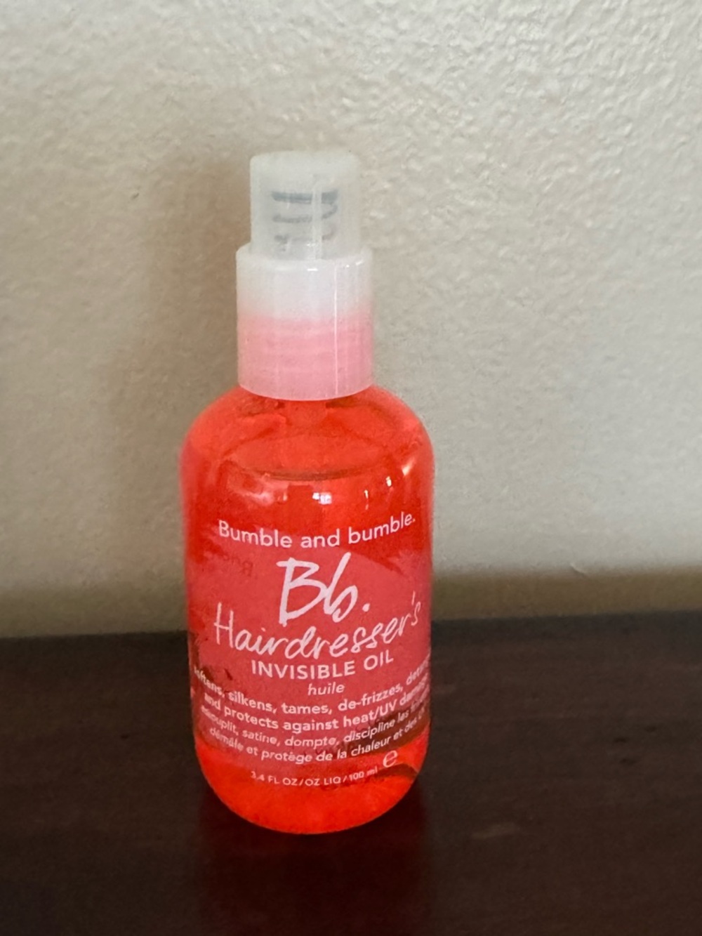 Bumble and bumble. Hairdresser's Invisible Oil Frizz-Reducing Hair Oil